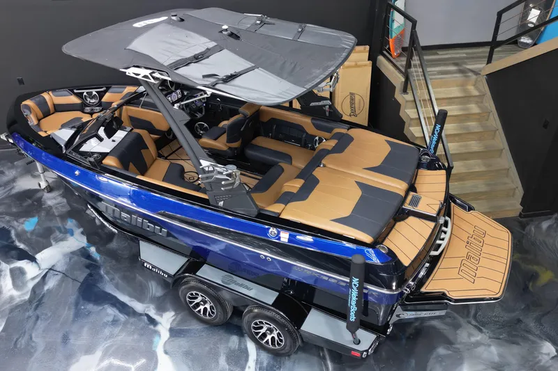 Slide: The Image of 2021 Malibu Wakesetter 20 VTX boat with sleek design and luxurious interior. - 19