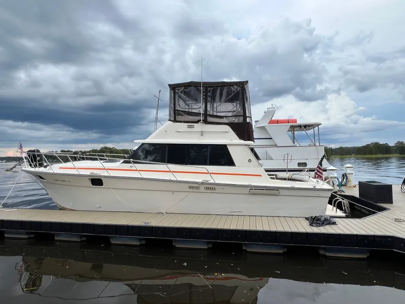 The Image of Silverton 37 Convertible 1981 - 0