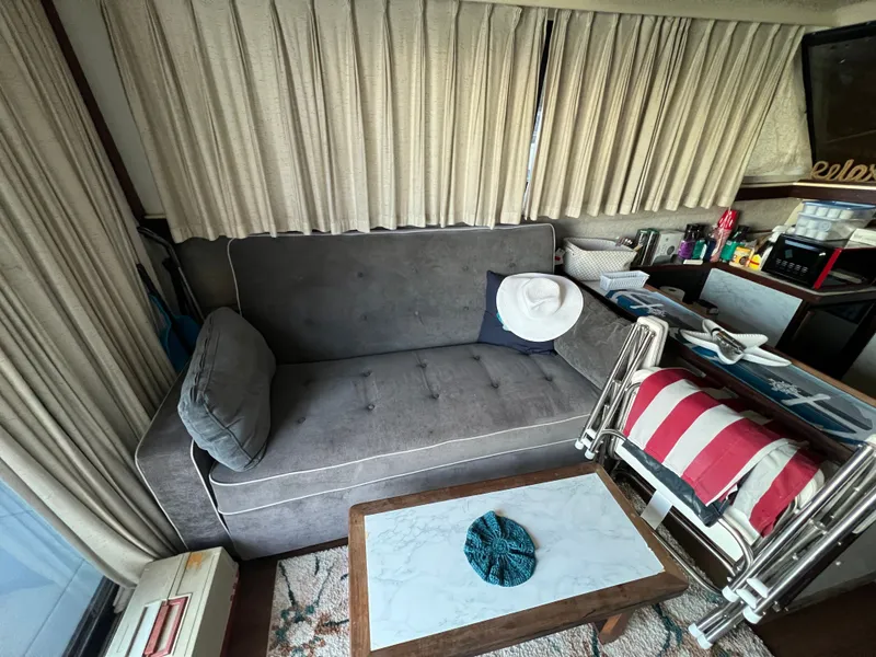 Slide: The Image of Silverton 37 Convertible 1981 - 12