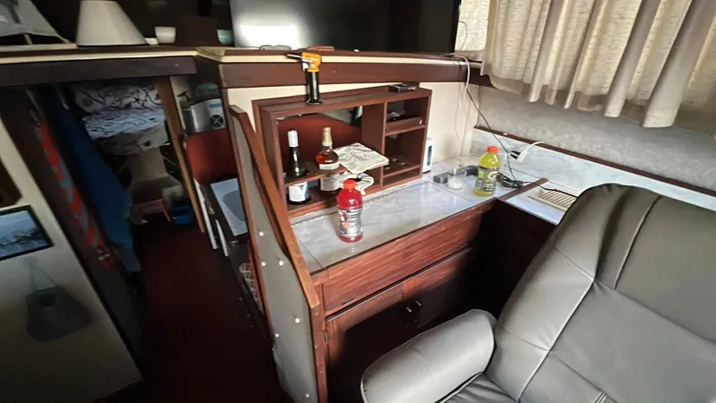 Slide: The Image of Silverton 37 Convertible 1981 - 15