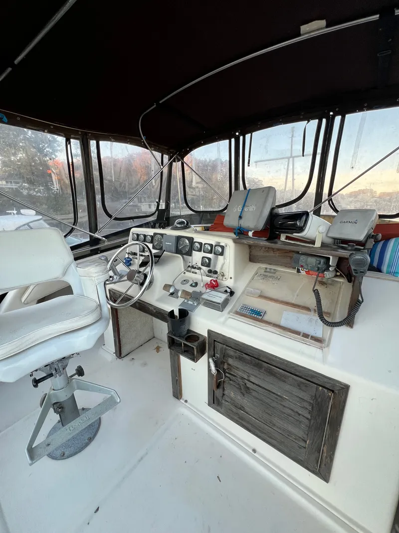 Slide: The Image of Silverton 37 Convertible 1981 - 7