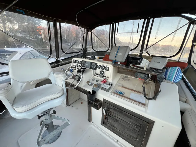 Slide: The Image of Silverton 37 Convertible 1981 - 8