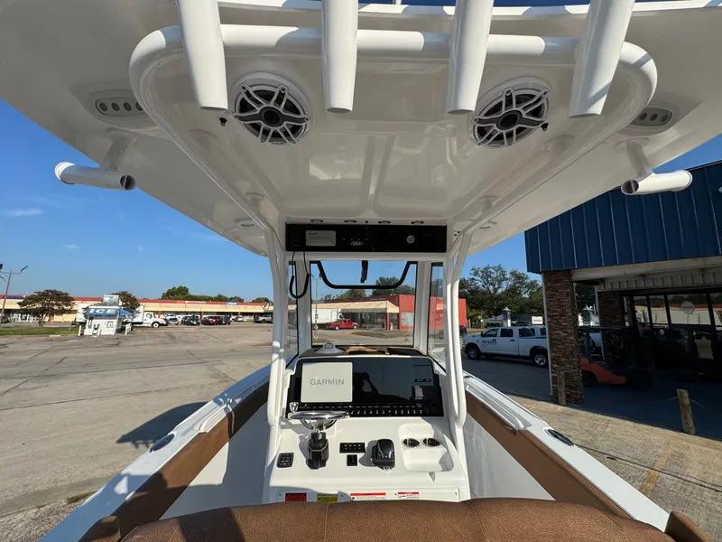 Slide: The Image of Sea Hunt Ultra 255 2026 - 18