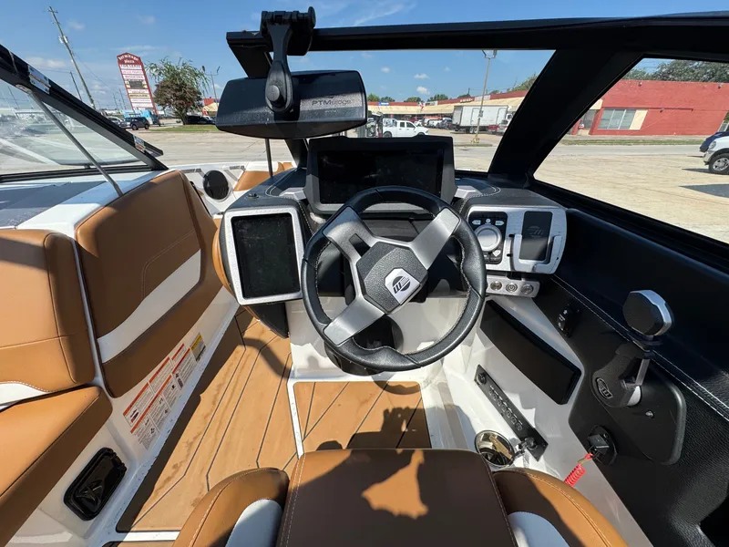 Slide: The Image of Malibu Wakesetter 22 LSV 2022 - 10