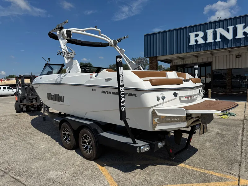 Slide: The Image of Malibu Wakesetter 22 LSV 2022 - 6