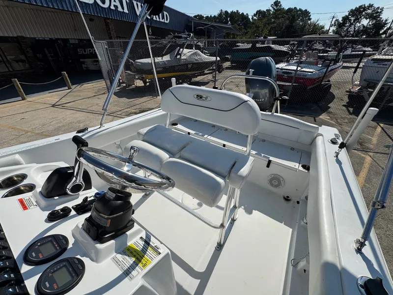 Slide: The Image of Sea Hunt Ultra 211 2015 - 10