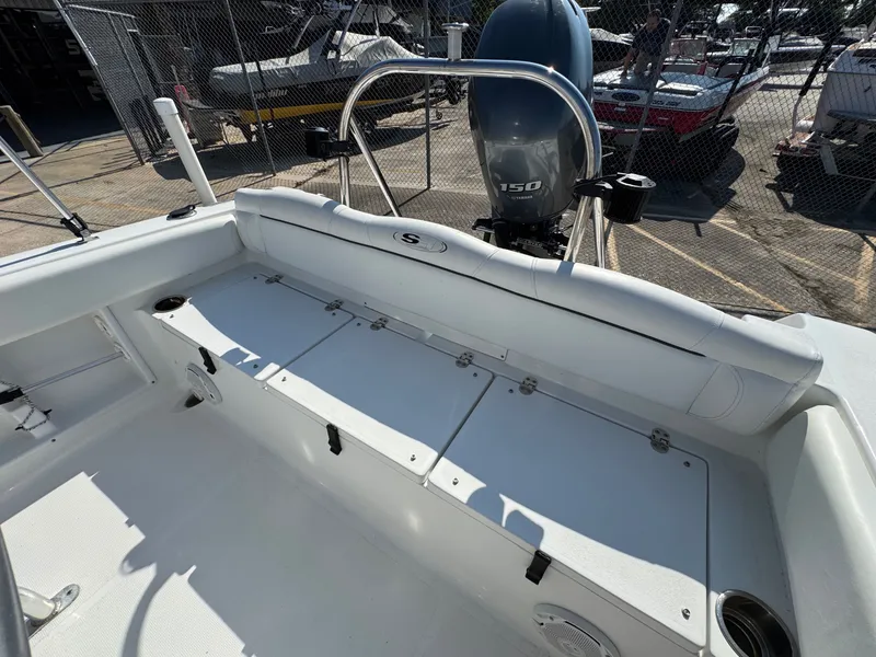 Slide: The Image of Sea Hunt Ultra 211 2015 - 14