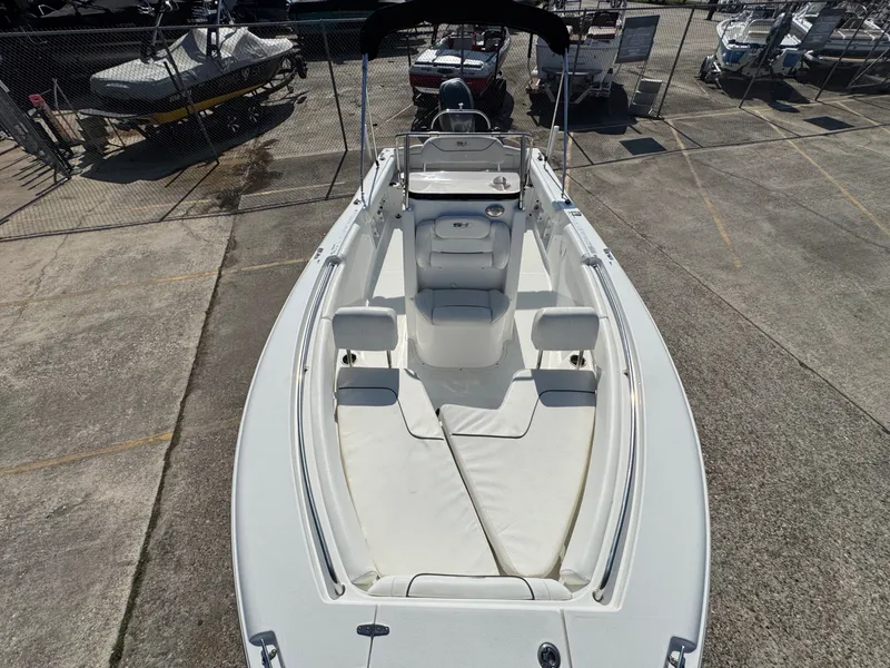 Slide: The Image of Sea Hunt Ultra 211 2015 - 15