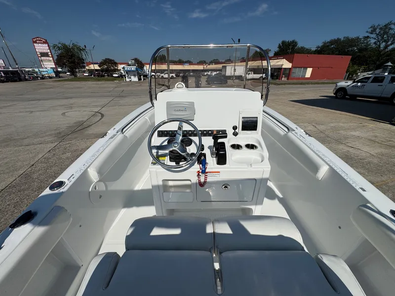 Slide: The Image of Sea Hunt Ultra 211 2015 - 16