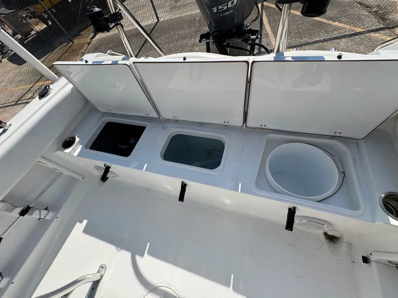 Slide: The Image of Sea Hunt Ultra 211 2015 - 20