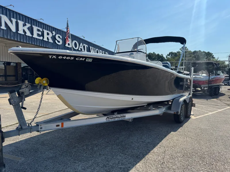 Slide: The Image of Sea Hunt Ultra 211 2015 - 3