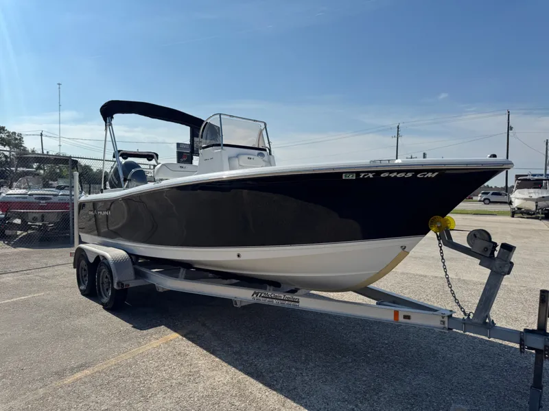 Slide: The Image of Sea Hunt Ultra 211 2015 - 6