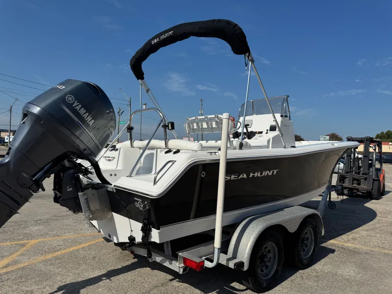 Slide: The Image of Sea Hunt Ultra 211 2015 - 7