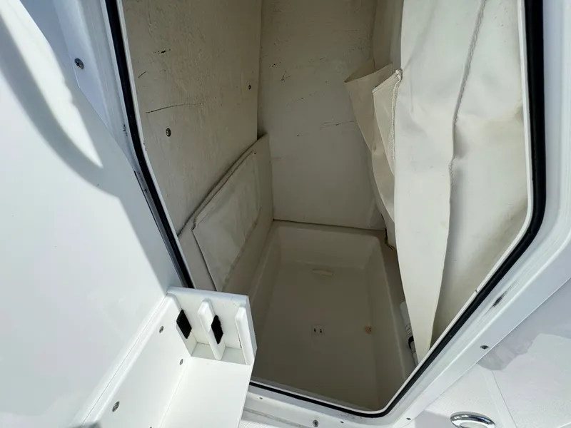 Slide: The Image of Sea Hunt Ultra 211 2015 - 9