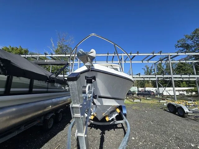 The Image of Parker Marine 247 Explorer 2026 - 1