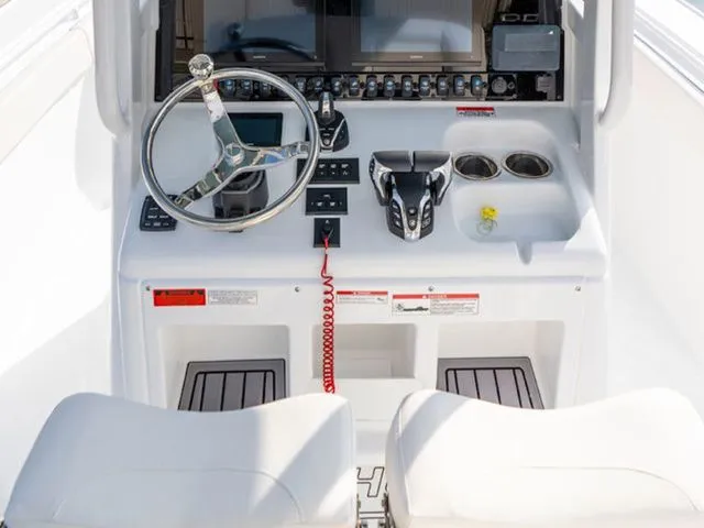 Slide: The Image of Sea Hunt Ultra 275 SE 2026 - 13