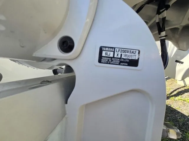 Slide: The Image of Sea Hunt Ultra 275 SE 2026 - 3