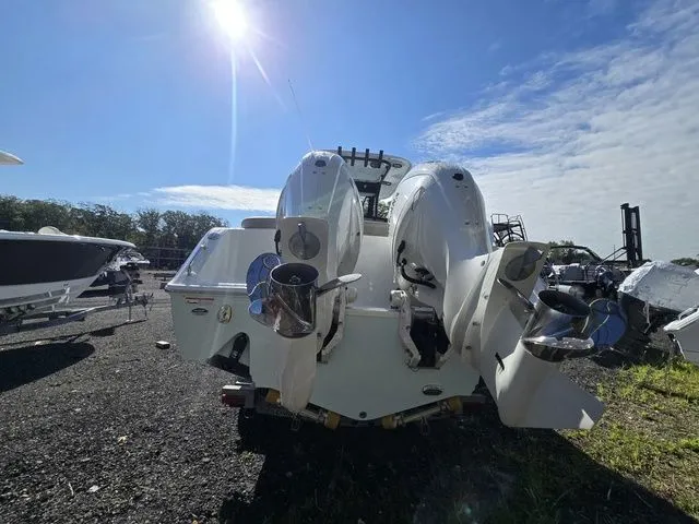 Slide: The Image of Sea Hunt Ultra 275 SE 2026 - 4