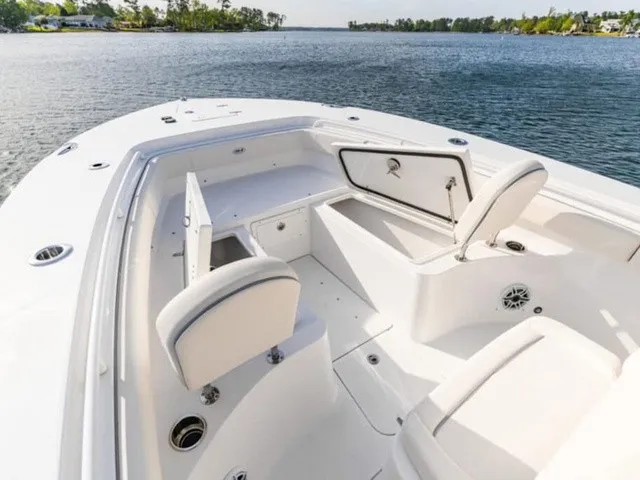 Slide: The Image of Sea Hunt Ultra 275SE 2027 - 8
