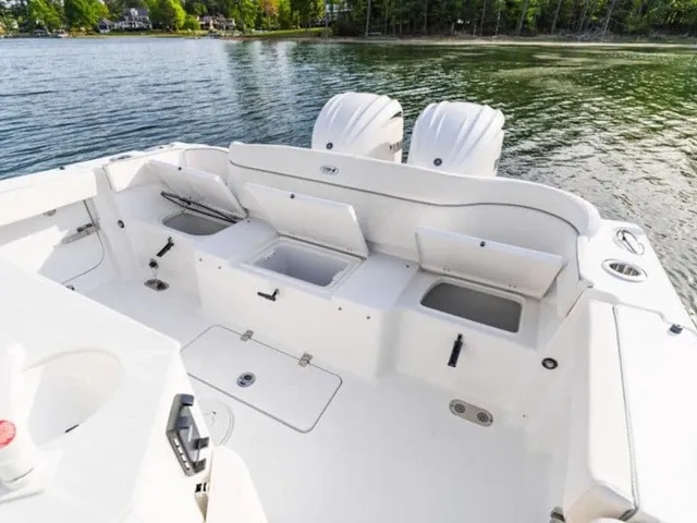 Slide: The Image of Sea Hunt Ultra 275SE 2027 - 9