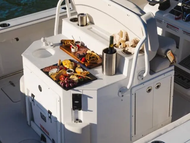 Slide: The Image of Sea Hunt Ultra 275SE 2027 - 16