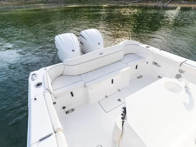 Slide: The Image of Sea Hunt Ultra 275SE 2027 - 12