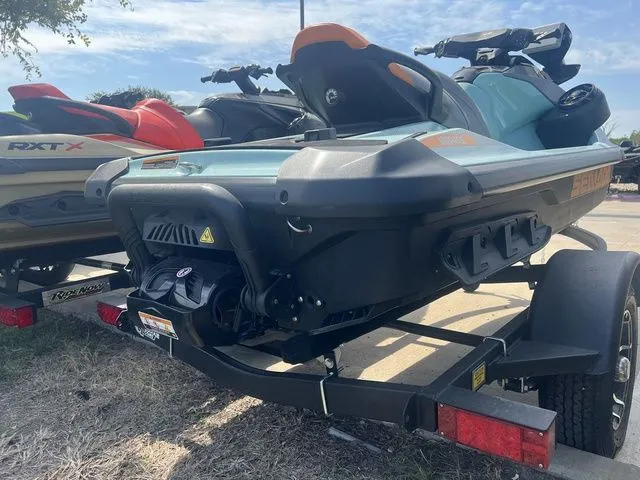 Slide: The Image of Sea-Doo Wake 170 2024 - 4