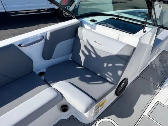 Slide: The Image of MasterCraft NXT24 2022 - 12