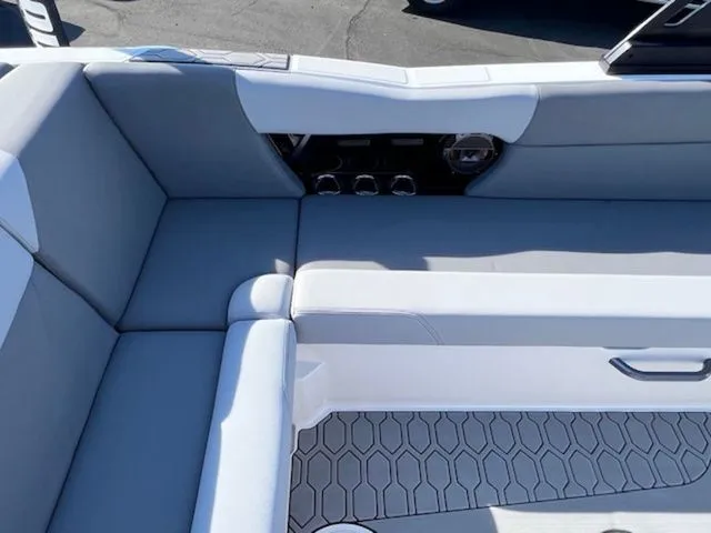 Slide: The Image of MasterCraft NXT24 2022 - 13