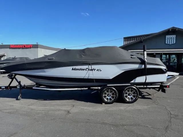 Slide: The Image of MasterCraft NXT24 2022 - 21