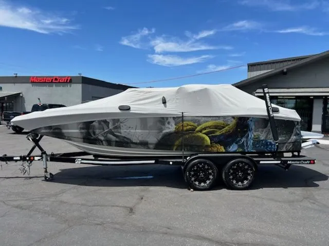 Slide: The Image of MasterCraft XT22 2019 - 21