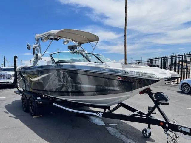 Slide: The Image of MasterCraft XT22 2019 - 4