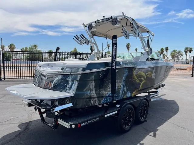 Slide: The Image of MasterCraft XT22 2019 - 6