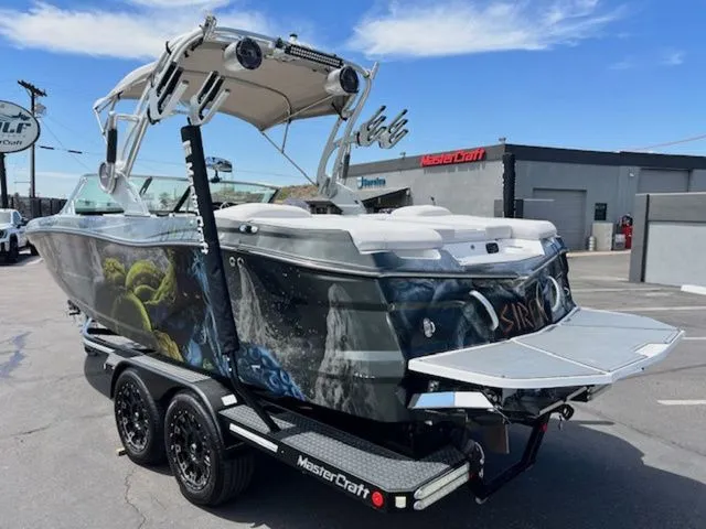 Slide: The Image of MasterCraft XT22 2019 - 8