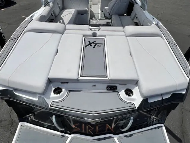 Slide: The Image of MasterCraft XT22 2019 - 9