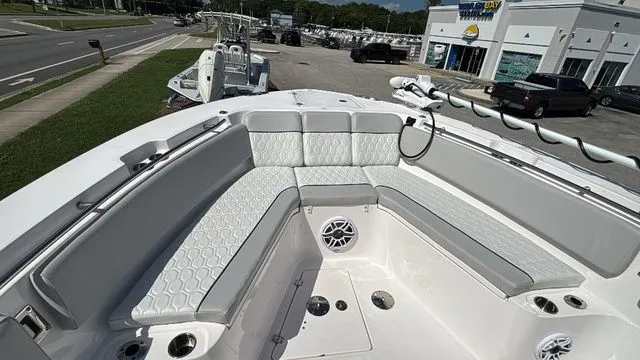 Slide: The Image of Sea Fox 328 Commander 2024 - 20