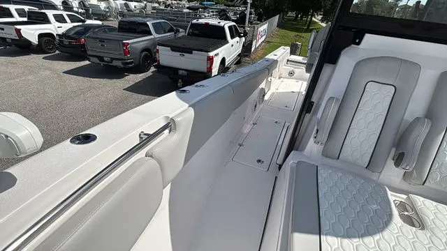 Slide: The Image of Sea Fox 328 Commander 2024 - 24