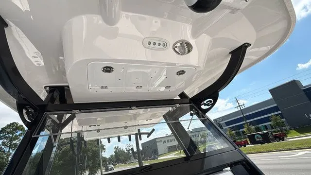 Slide: The Image of Sea Fox 328 Commander 2024 - 26