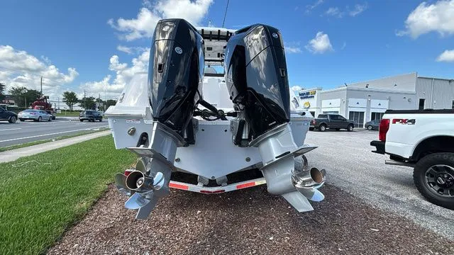 Slide: The Image of Sea Fox 328 Commander 2024 - 7