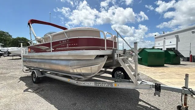 Slide: The Image of Sun Tracker Party Barge 20 DLX 2014 - 12