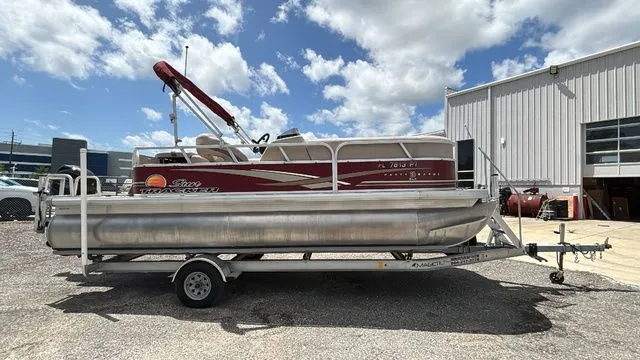 Slide: The Image of Sun Tracker Party Barge 20 DLX 2014 - 14