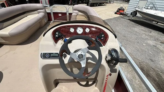 Slide: The Image of Sun Tracker Party Barge 20 DLX 2014 - 5