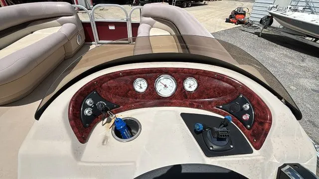 Slide: The Image of Sun Tracker Party Barge 20 DLX 2014 - 6