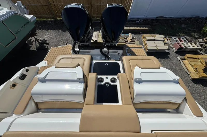 Slide: The Image of Sea Ray SDX 290 Outboard 2026 - 10