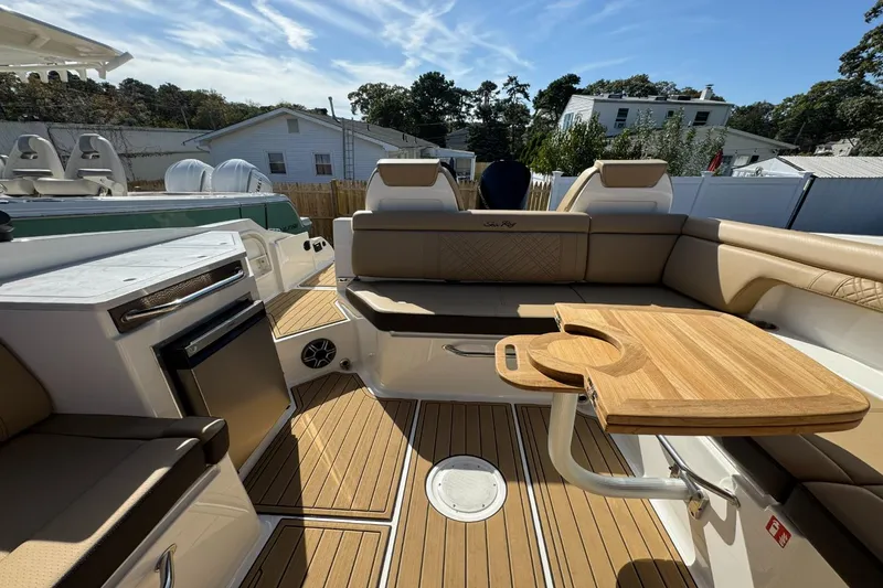 Slide: The Image of Sea Ray SDX 290 Outboard 2026 - 18