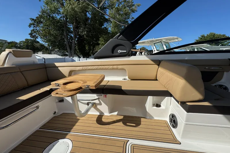 Slide: The Image of Sea Ray SDX 290 Outboard 2026 - 20