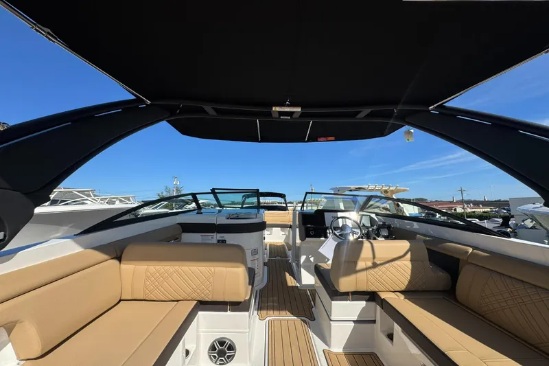 Slide: The Image of Sea Ray SDX 290 Outboard 2026 - 25