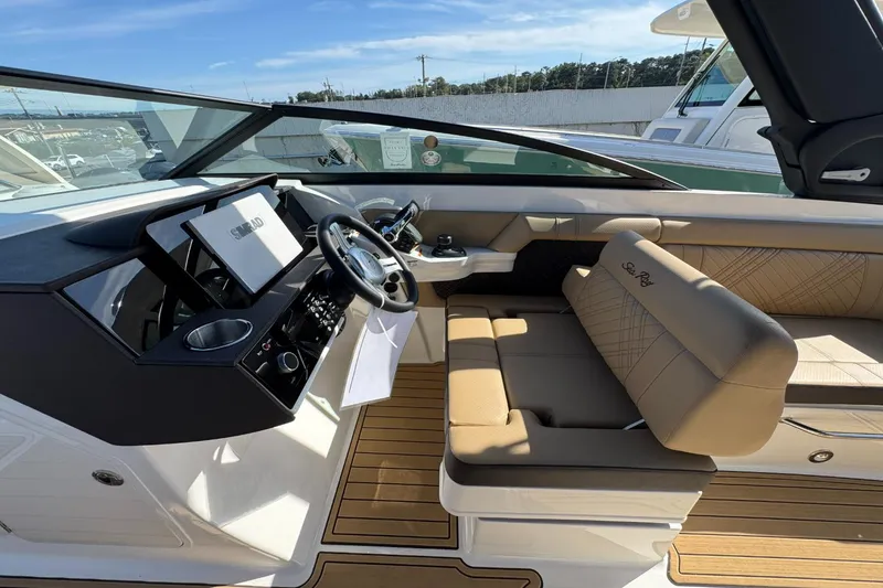 Slide: The Image of Sea Ray SDX 290 Outboard 2026 - 28