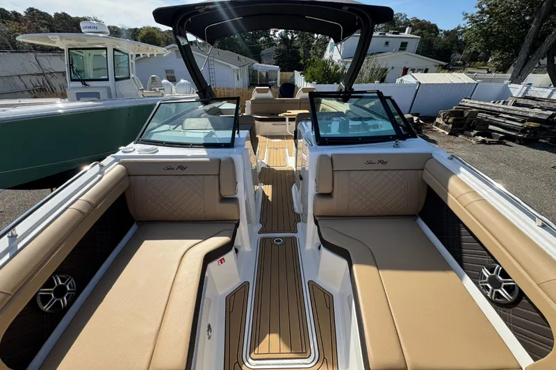 Slide: The Image of Sea Ray SDX 290 Outboard 2026 - 36