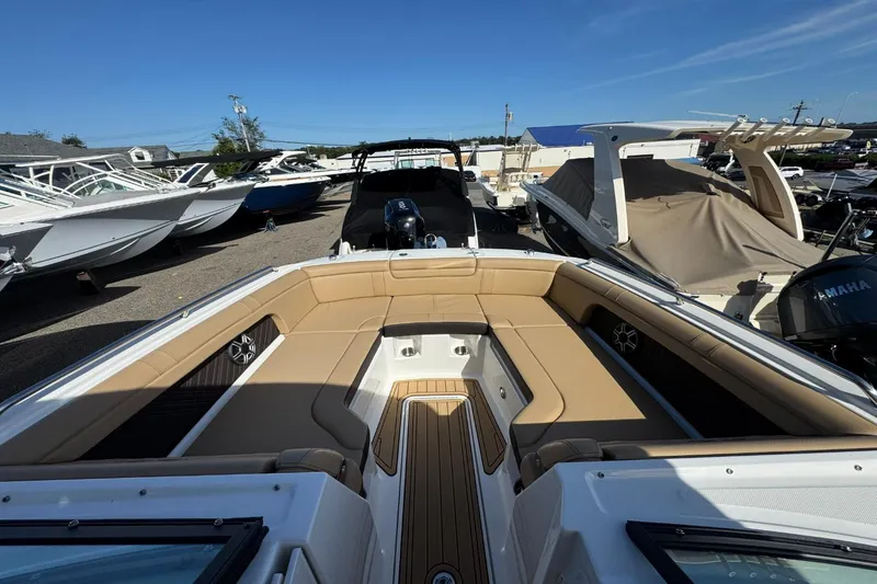 Slide: The Image of Sea Ray SDX 290 Outboard 2026 - 38